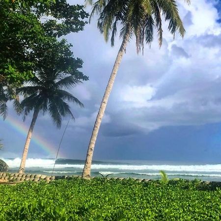 Southern Mentawai Outpost Hotel Sibigau Island Esterno foto